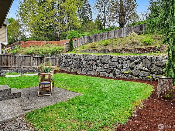 5th image of 1023 117th Drive SE