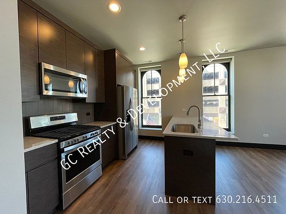 3rd image of 6 E Downer Pl Unit 202