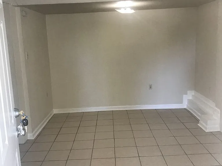 4227B S Carrollton Ave — Photo 2