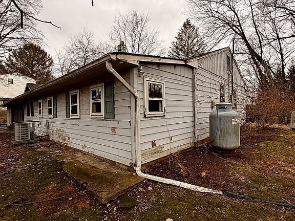 5th image of 76 Valley View Rd