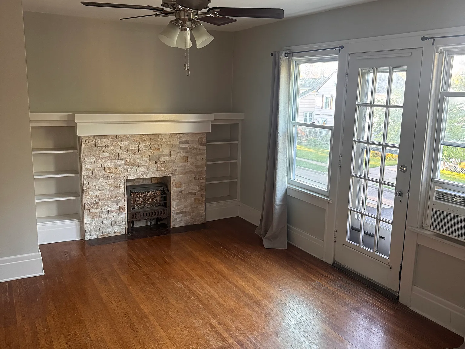 2 bed, 800 sqft, $1,250 — Photo 3
