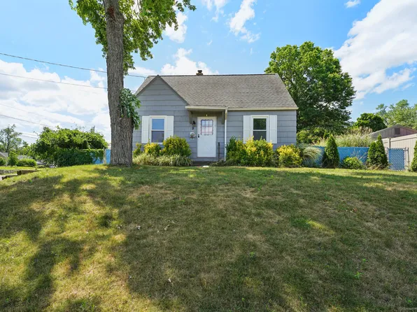 9 Dunham Lane, East Hartford, CT 06118