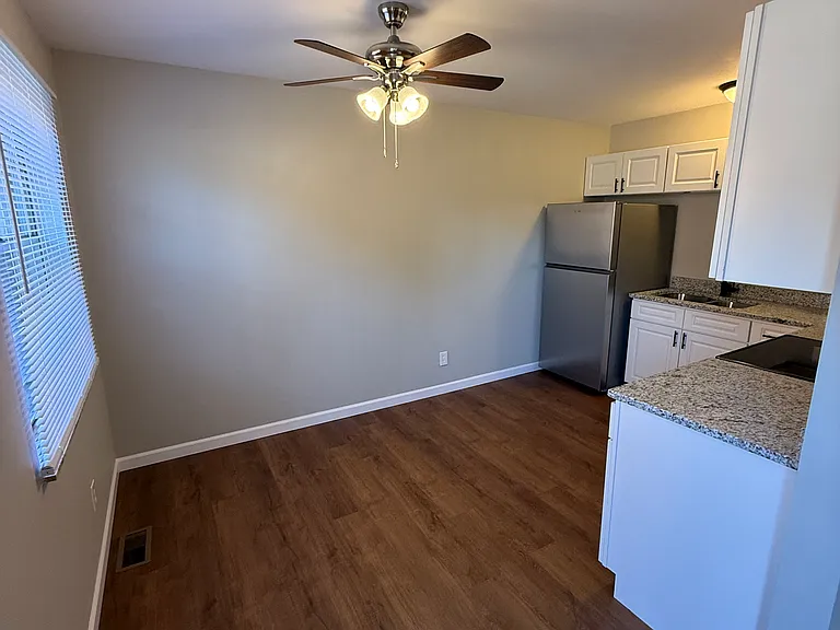 933 W Main St #933 — Photo 10