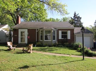 217 Carmel Dr, Saint Louis, MO 63119