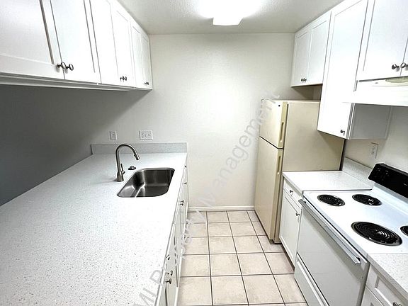 3rd image of 4437 Rosebud Ln APT 5