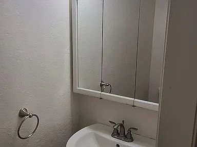 5th image of 1405 Millich Ln