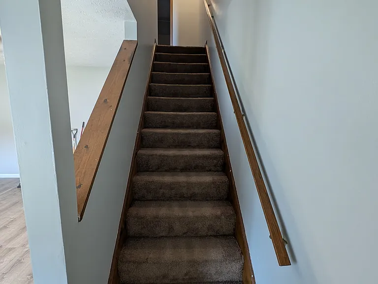 1550 Hawk Cir #D — Photo 8
