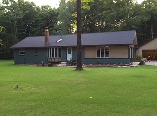 8206 S Pleasantview Rd, Harbor Springs, MI 49740