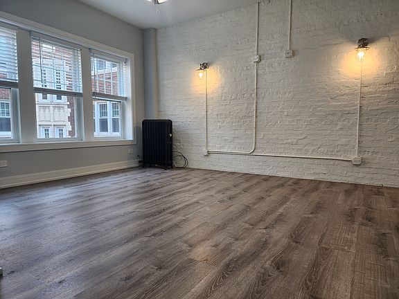 5th image of 1065 W Glenlake Ave APT 2