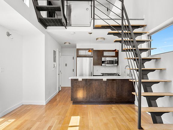 4th image of 153 Manhattan Ave APT 4A