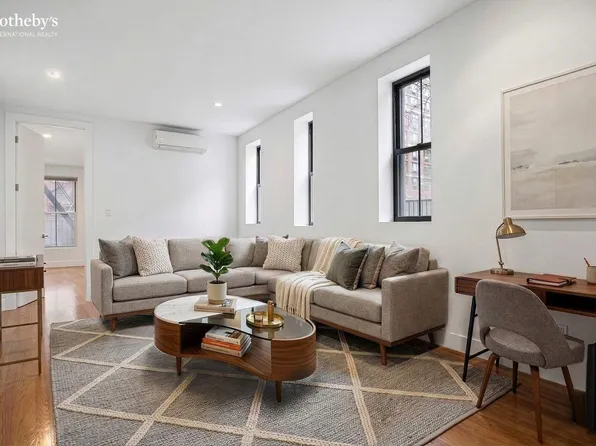 826 10th Ave APT 2, New York, NY 10019