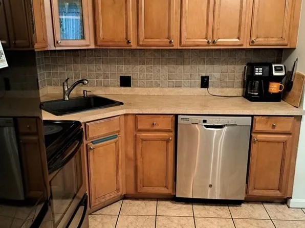 141 Essex St APT C3, Saugus, MA 01906