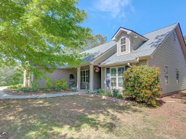 103 Fuller Ct, Grantville, GA 30220