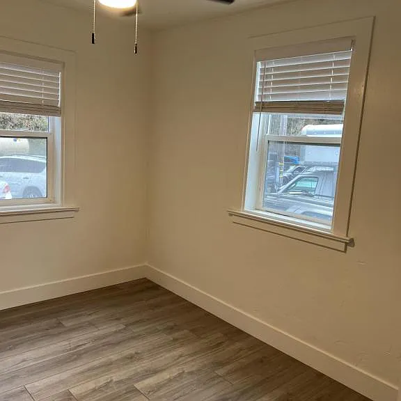 889 Reservoir St — Photo 9