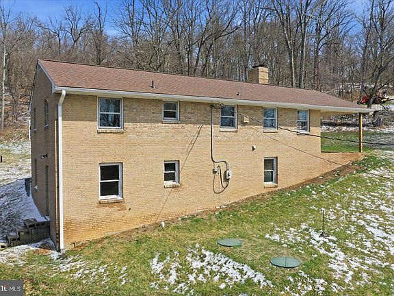 2nd image of 1629 Dahlgren Rd