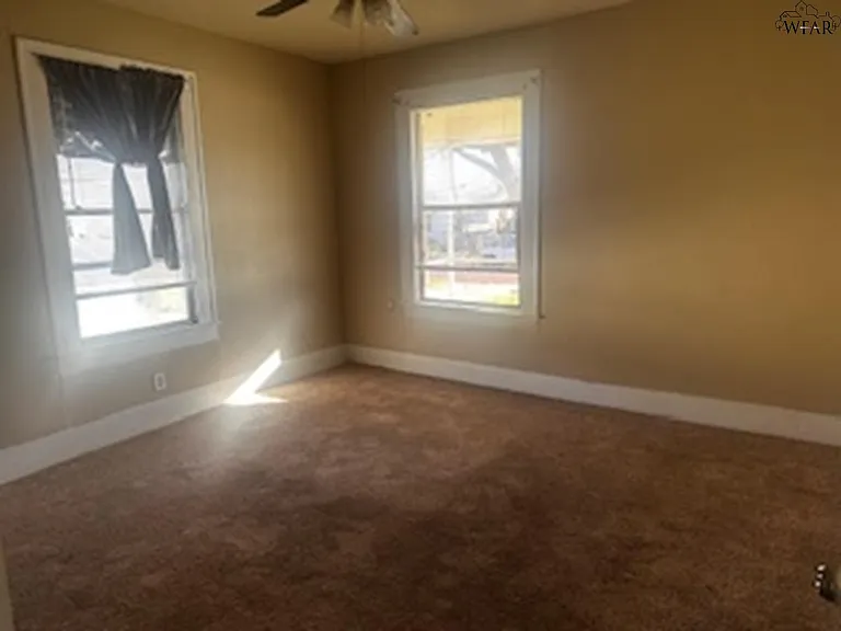 1638 Lucile Ave — Photo 8