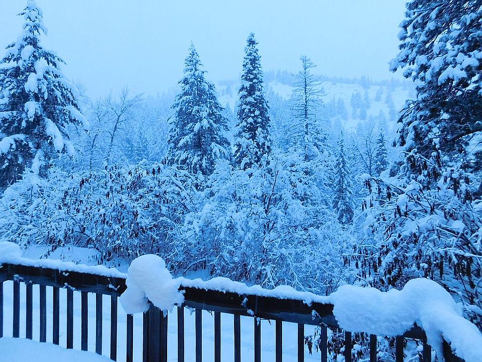 Territorial, mountain view 