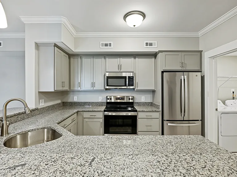 Pheasant Run Apartments — Photo 14