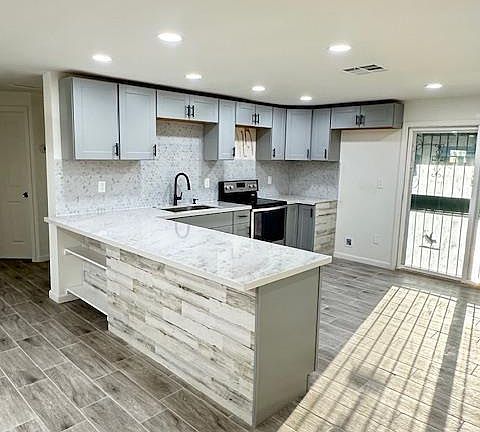 3rd image of 2214 N 73RD Drive