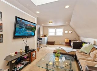 22 Oak Pl, Montclair, NJ 07042