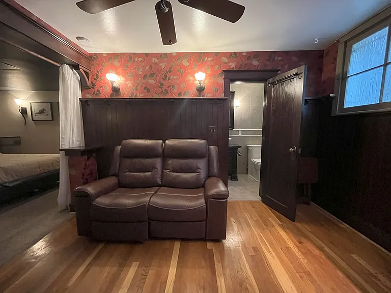 2046 NW Flanders St #B13 — Photo 16
