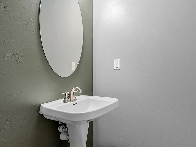 8381 Townsend Dr — Photo 25