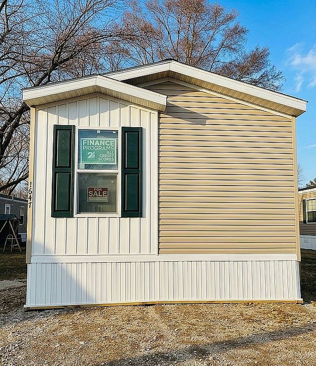 1st image of 1647 Farm Ln #82