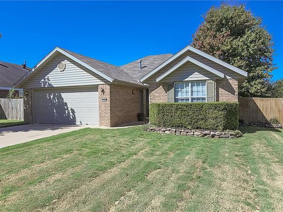 2nd image of 989 S Liberty Dr