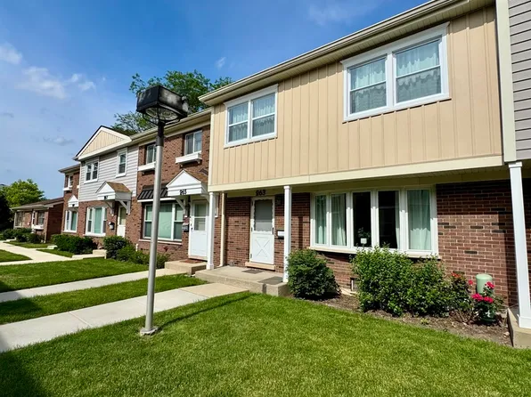 263 Green Ct, Wood Dale, IL 60191