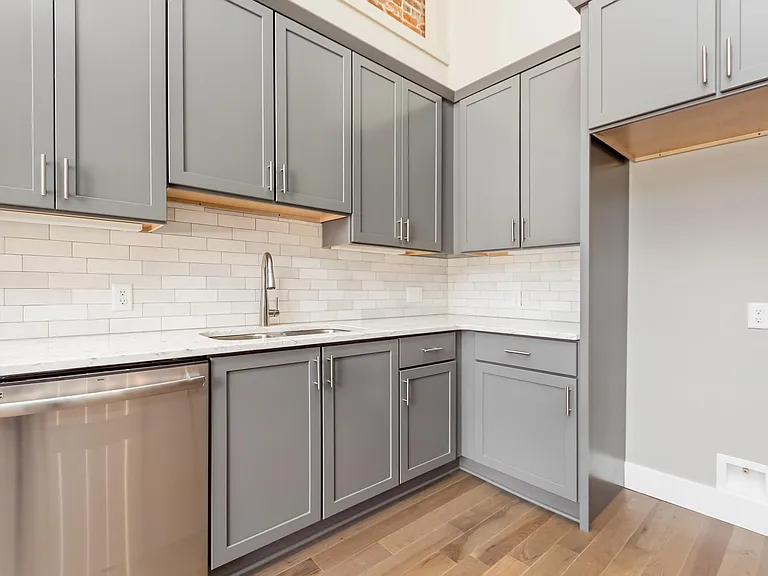 44 N High St #3B — Photo 6