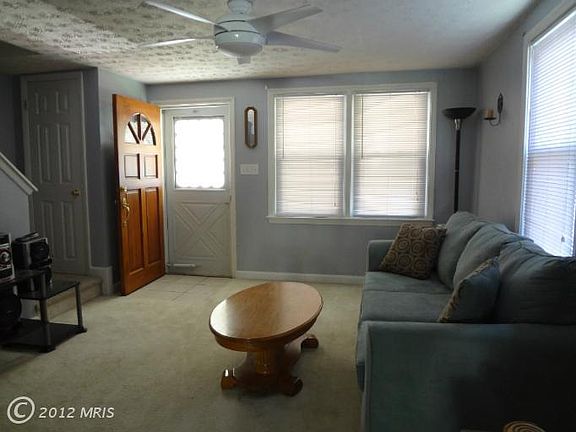 4th image of 1019 Rockhill Ave