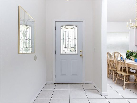 5th image of 5620 Loma Vista Dr W
