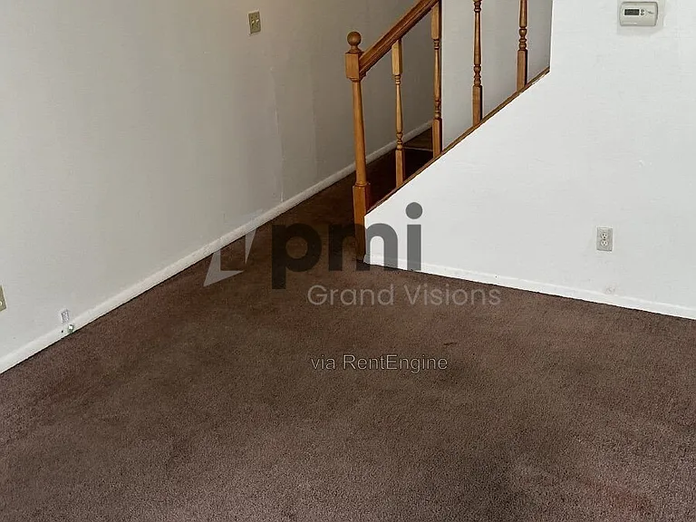 1616 University Dr — Photo 6