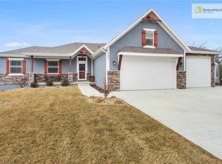 2205 Alexandria Ln, Pleasant Hill, MO 64080
