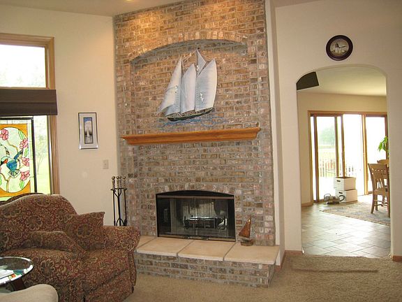 2 fire places back to back