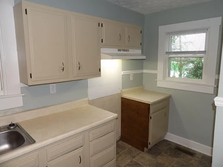 109 Allnutt Dr — Photo 28