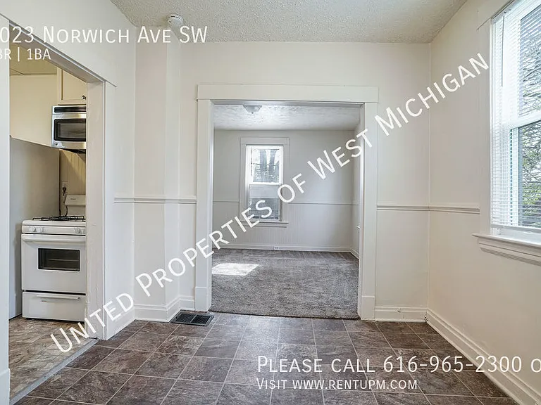 1023 Norwich Ave SW — Photo 9