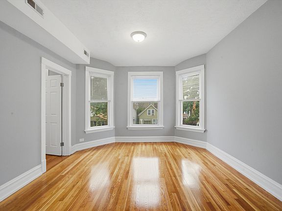 4th image of 2050 N Kenneth Ave