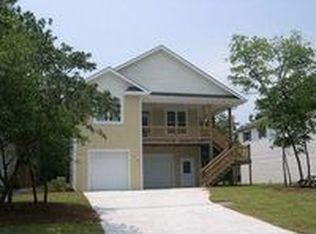 229 NE 39th St, Oak Island, NC 28465