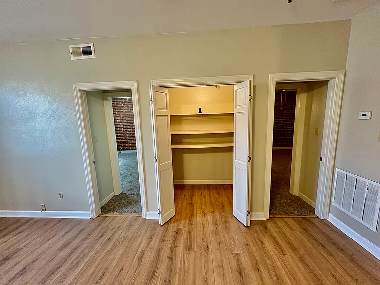 916 Dumaine St #4 — Photo 4
