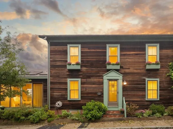 15 Myrtle St, Beverly, MA 01915