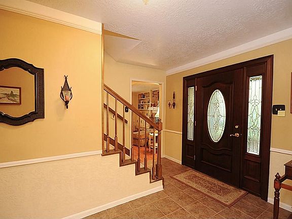 4th image of 19506 Shinwood Dr