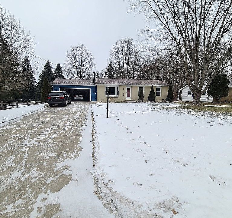 1st image of 2329 Woodbine Ave