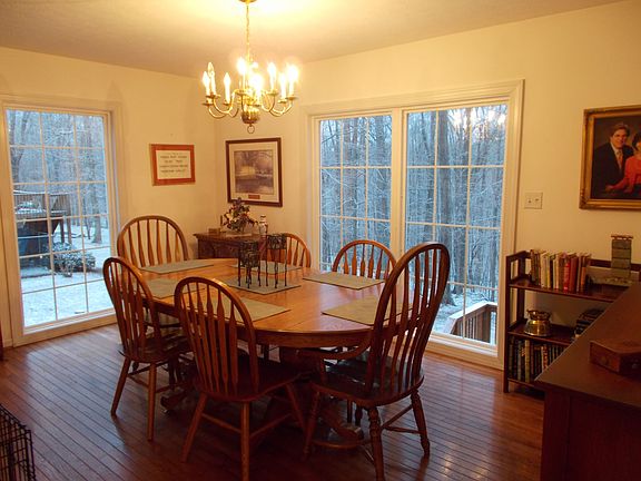 3rd image of 465 Holly Hills Dr