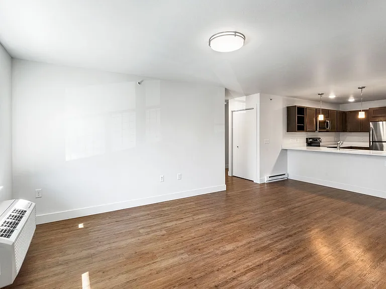 Creekside Apartments — Photo 32