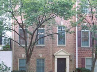 1324 N Adams Ct, Arlington, VA 22201