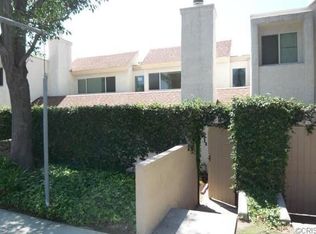 10460 Zelzah Ave UNIT B, Porter Ranch, CA 91326