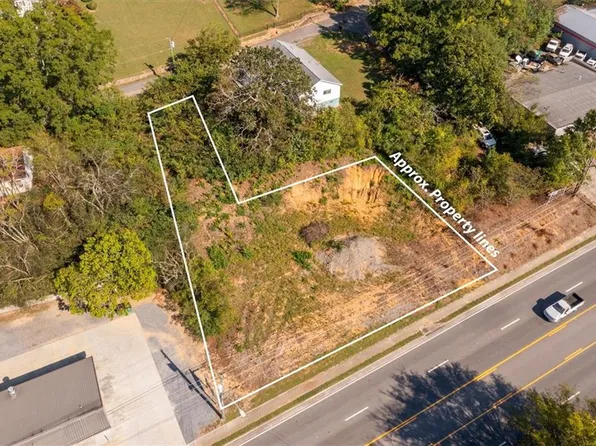 414 S Wall St #418, Calhoun, GA 30701