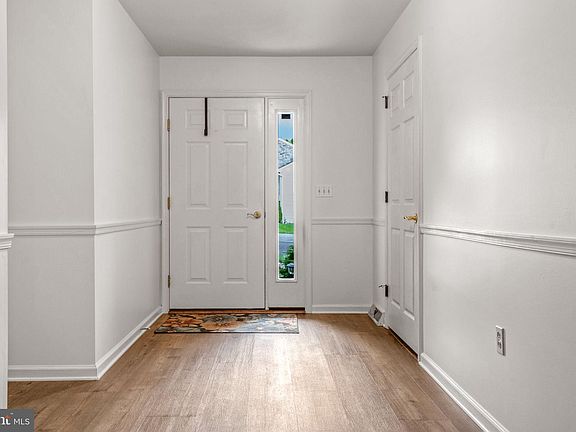 4th image of 613 Mulberry Ln