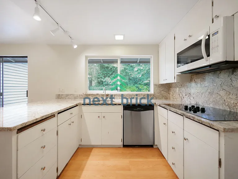 14469 NE 12th Pl — Photo 7